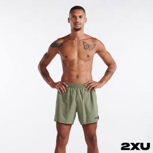 2XU 男 Aero 5吋運動短褲 橄欖綠/反光黑