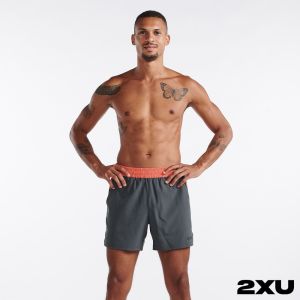 2XU 男 Aero 5吋運動短褲 炭灰/珊瑚橘