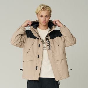 SUPERDRY 韓版 中性款 男女適穿 防風外套 長袖外套 Signature Wind Cheater 米